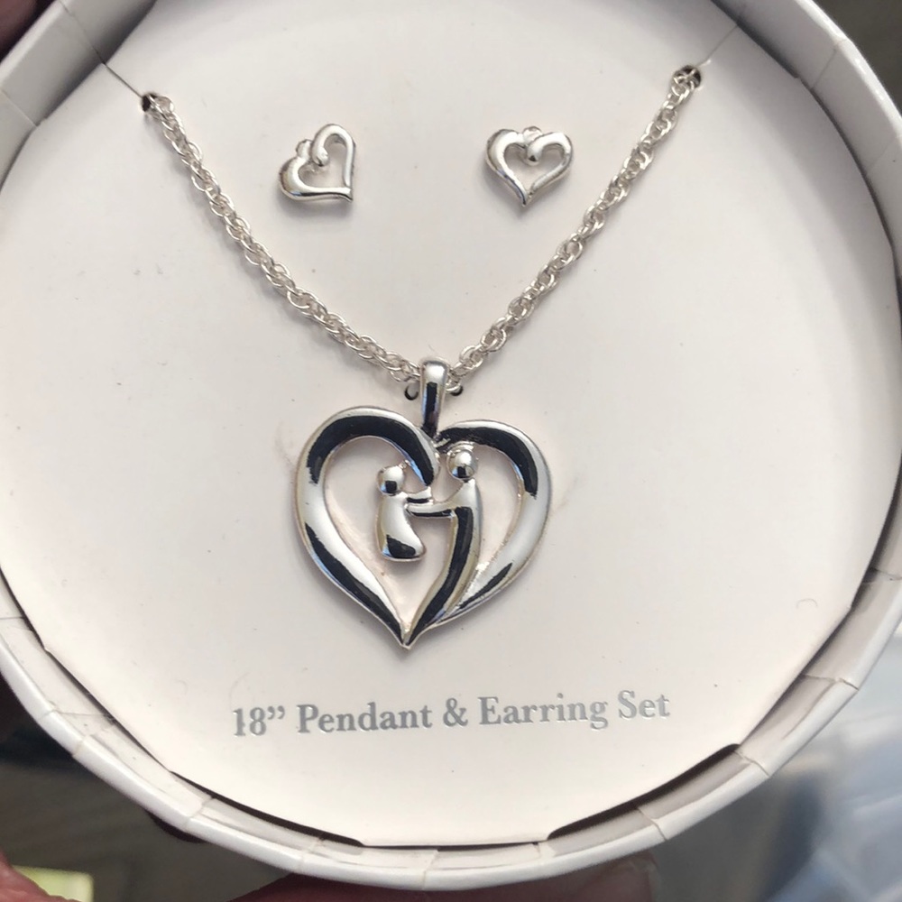 18 inches necklace and earrings